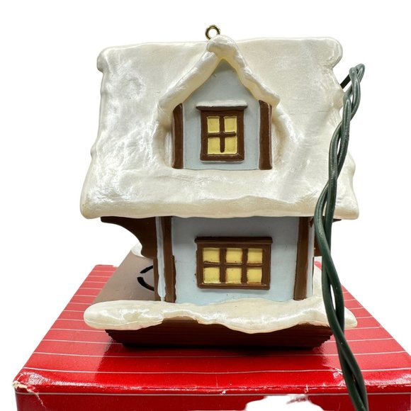 Hallmark Keepsake Magic Ornament Light Motion Mr Mrs Santa Claus Hug Christmas - Picture 4 of 14